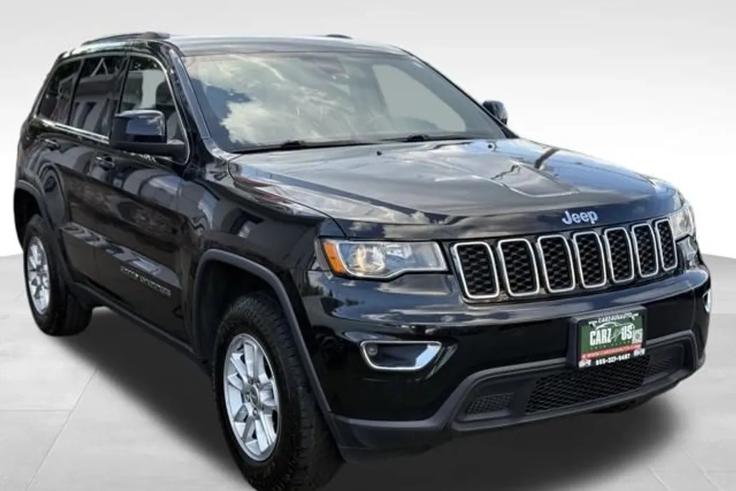 2019 Jeep Grand Cherokee Laredo E photo 1