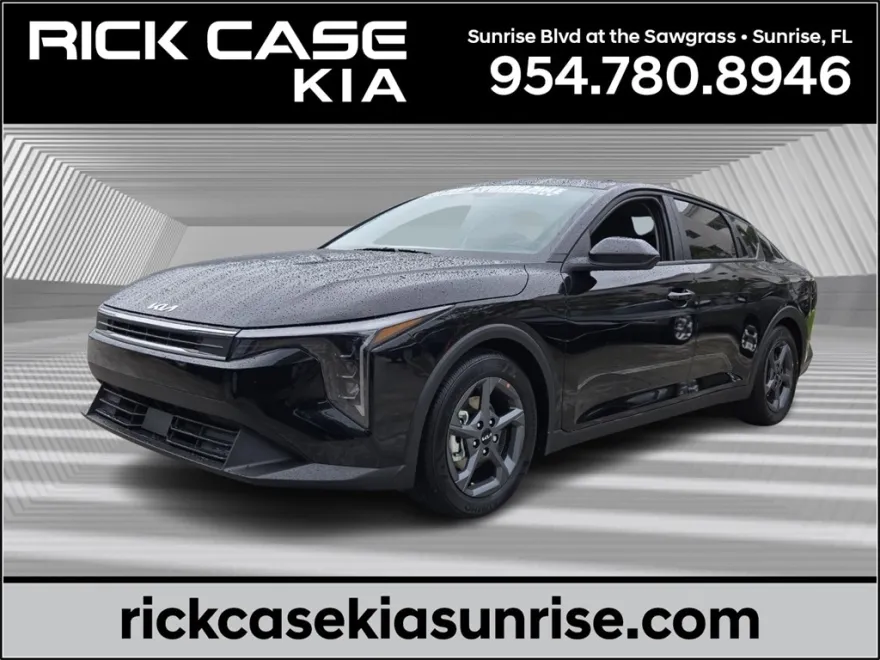 2025 Kia K4 LXS photo 1