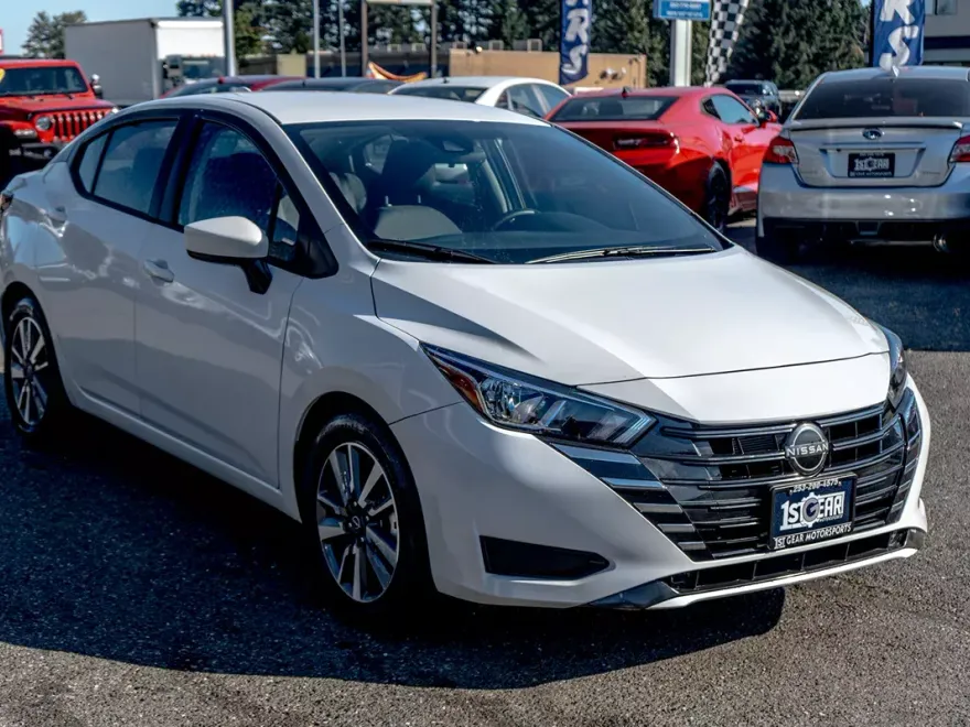 2024 Nissan Versa SV photo 1