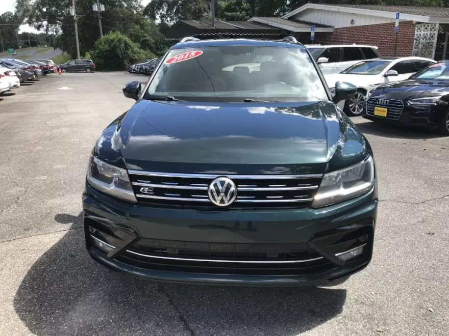 2018 Volkswagen Tiguan SEL photo 1