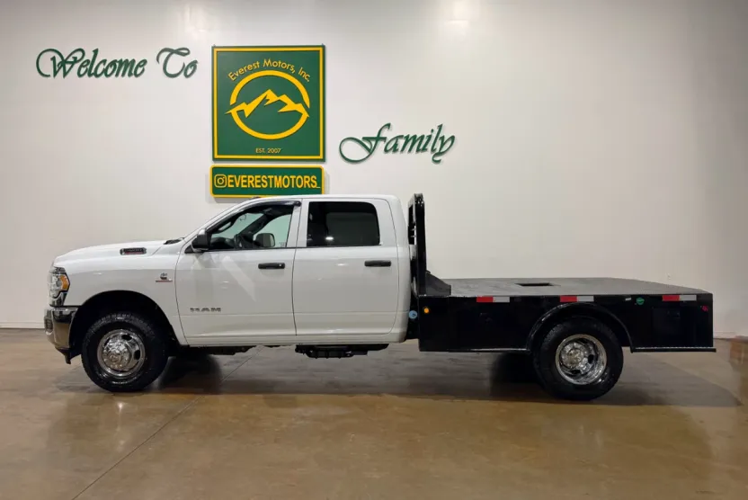 2022 Ram 3500 Tradesman photo 1