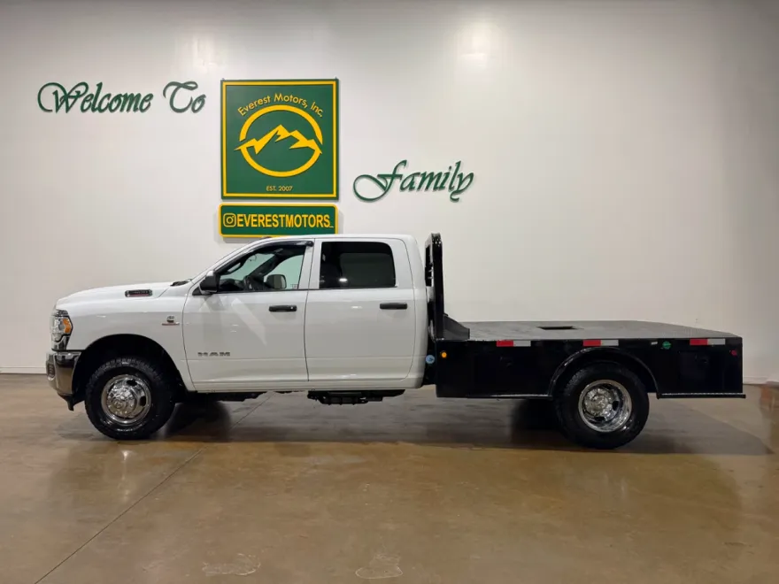 2022 Ram 3500 Tradesman photo 1