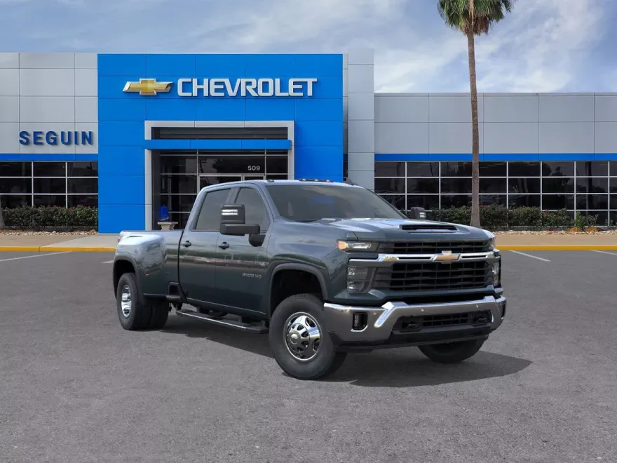 2026 Chevrolet Silverado 3500HD LT photo 1