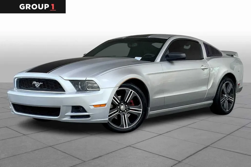 2014 Ford Mustang V6 photo 1