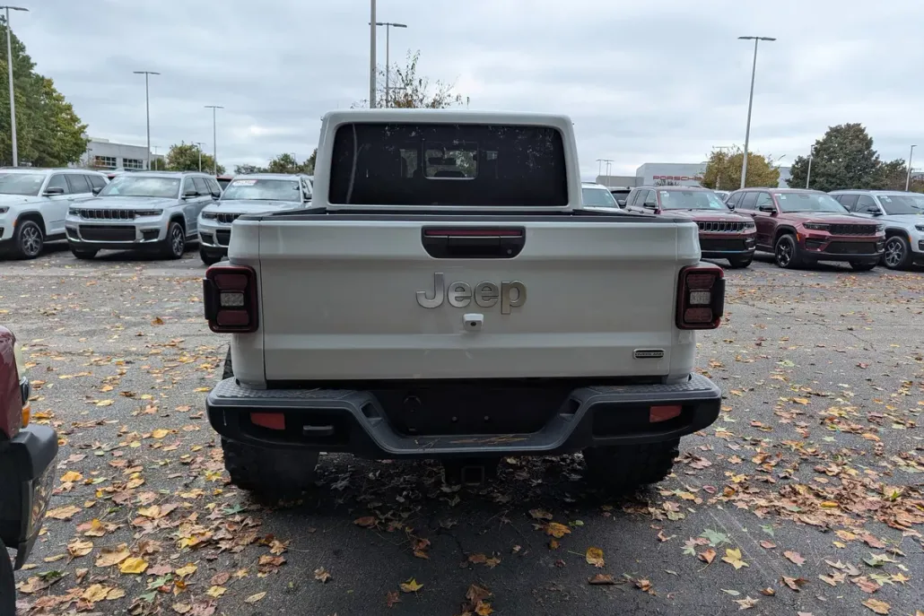 2022 Jeep Gladiator Overland photo 1