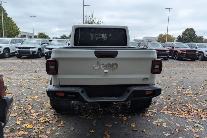 2022 Jeep Gladiator Overland photo 1