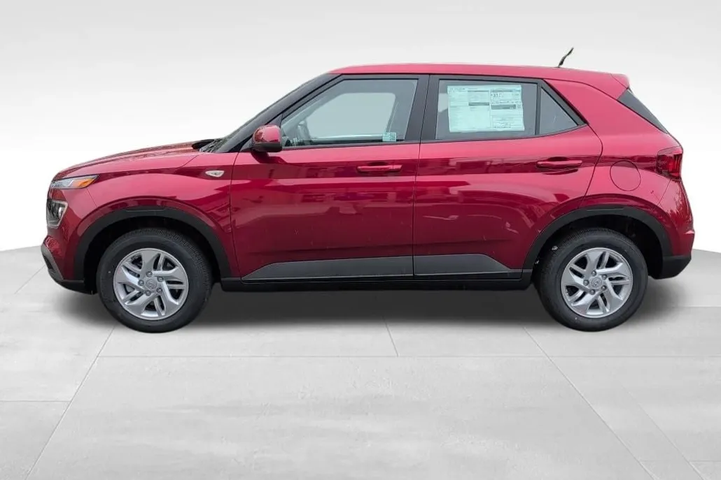 2025 Hyundai Venue SE photo 1