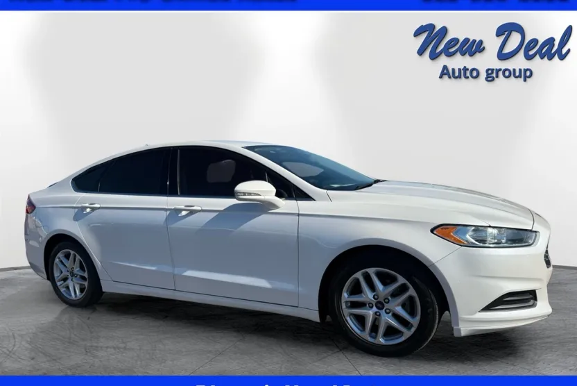2016 Ford Fusion SE photo 1