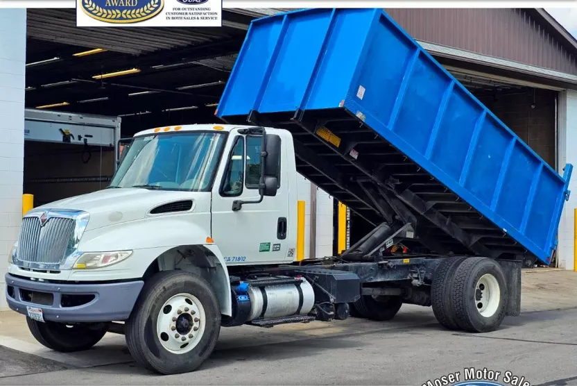 2015 International 4300 DuraStar 4300 photo 1