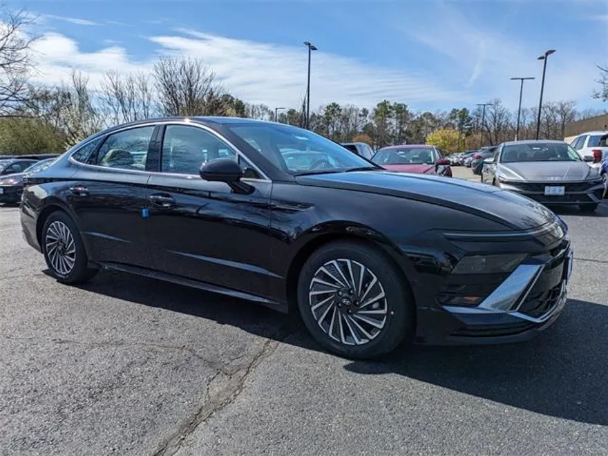 2025 Hyundai Sonata Hybrid Limited photo 1