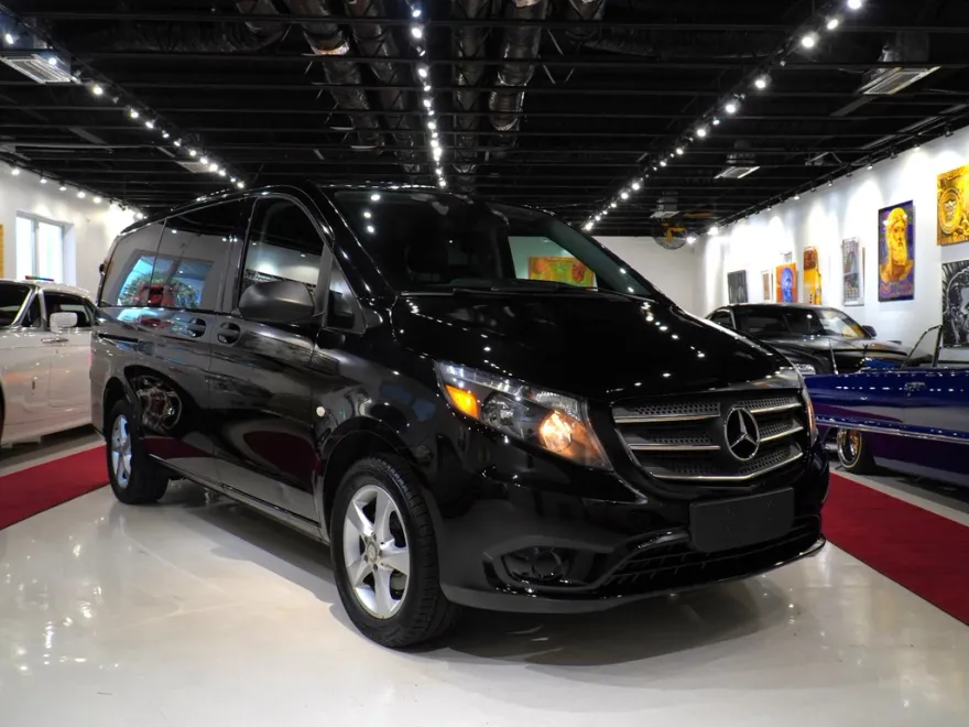 2018 Mercedes Benz Metris Passenger Van photo 1