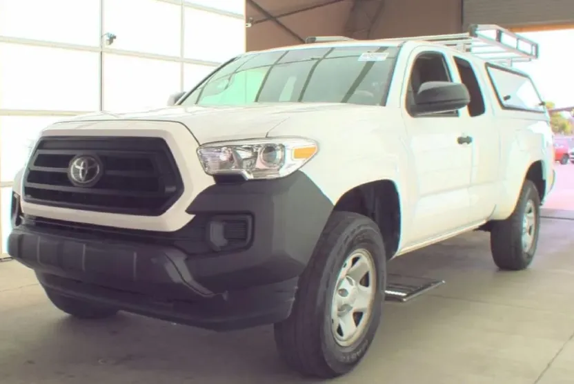2020 Toyota Tacoma SR5 photo 1