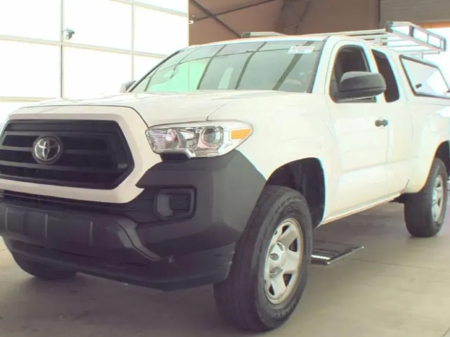 2020 Toyota Tacoma SR5 photo 1