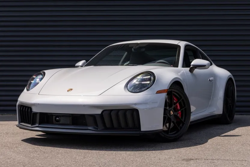 2025 Porsche 911 GTS photo 1