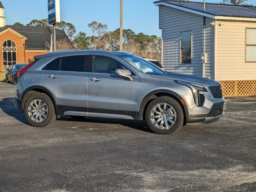 2023 Cadillac XT4 Premium Luxury photo 1