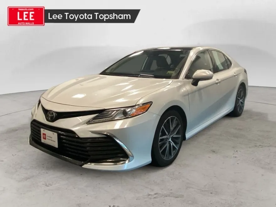 2023 Toyota Camry XLE V6 photo 1