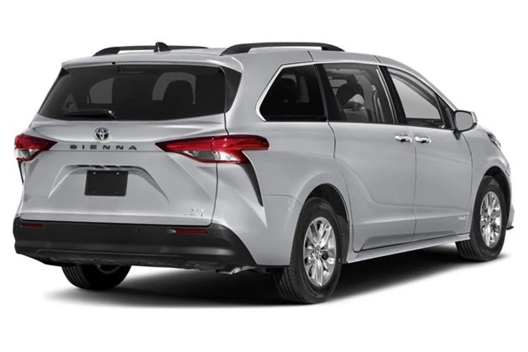 2025 Toyota Sienna XLE photo 1