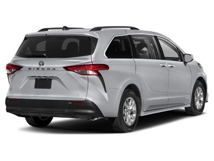 2025 Toyota Sienna XLE photo 1