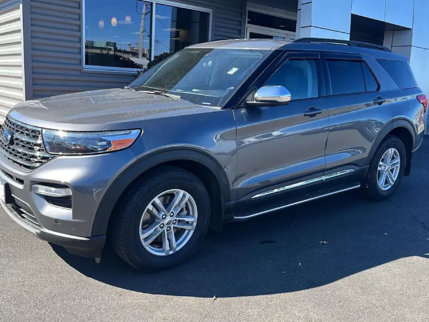2021 Ford Explorer XLT photo 1
