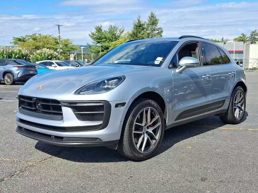 2022 Porsche Macan S photo 1