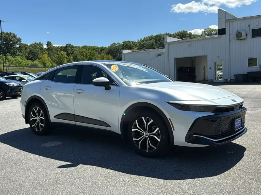 2024 Toyota Crown Limited photo 1