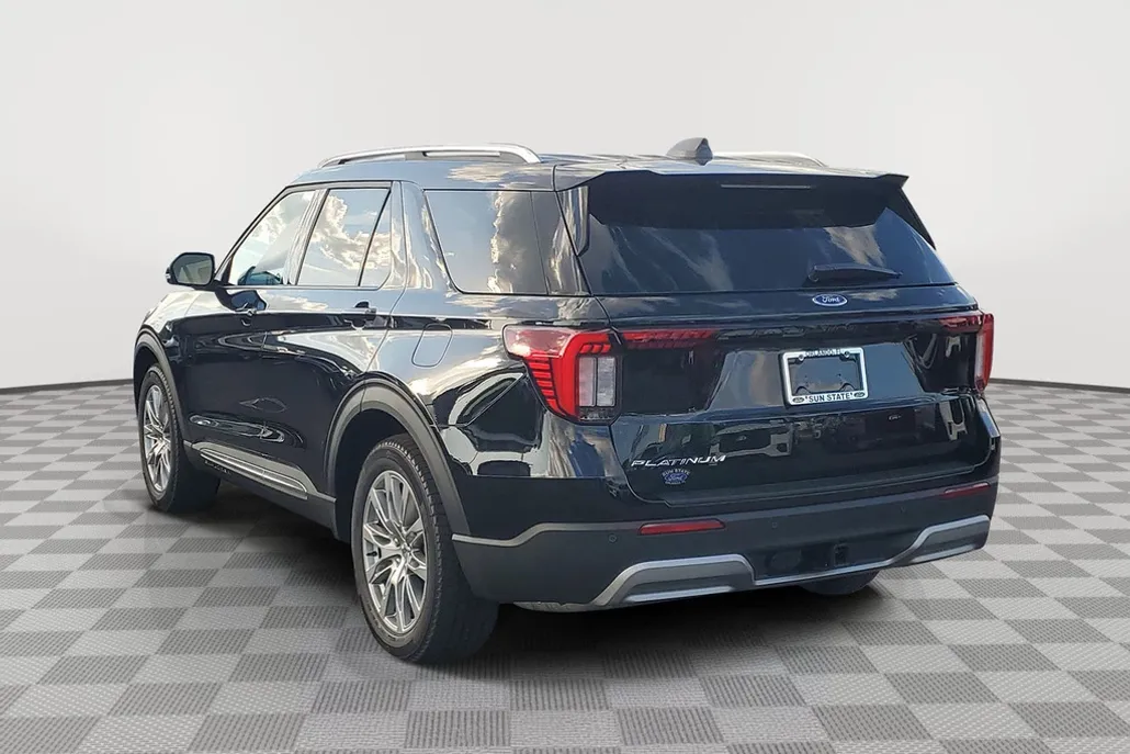 2025 Ford Explorer Platinum photo 1