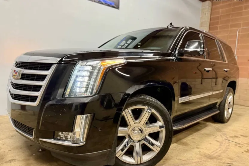 2019 Cadillac Escalade Luxury photo 1