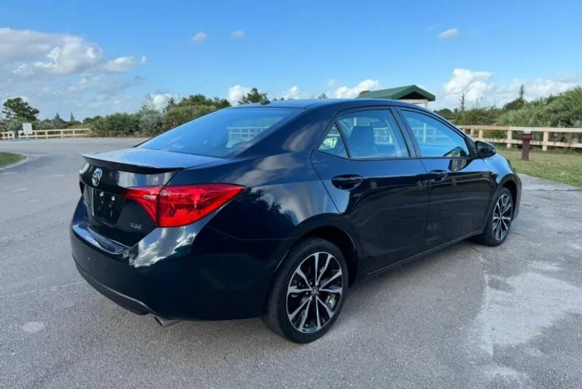 2018 Toyota Corolla XSE photo 1