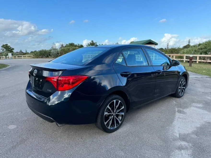 2018 Toyota Corolla XSE photo 1
