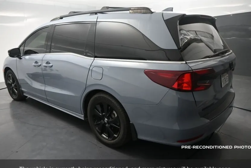 2023 Honda Odyssey Sport photo 1