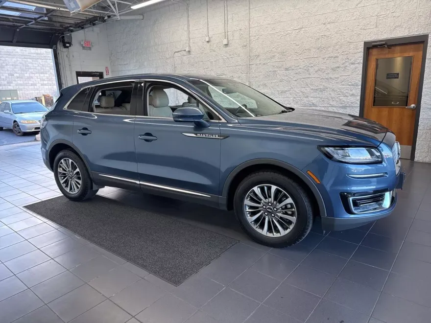 2019 Lincoln Nautilus Select photo 1