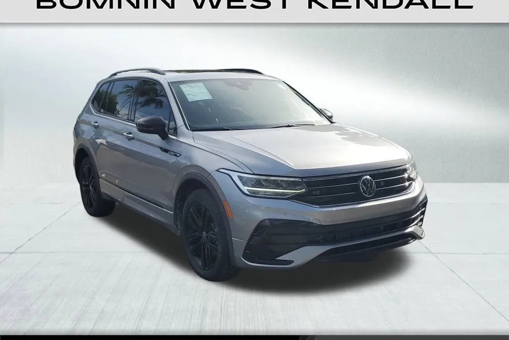 2022 Volkswagen Tiguan SE R-Line Black photo 1