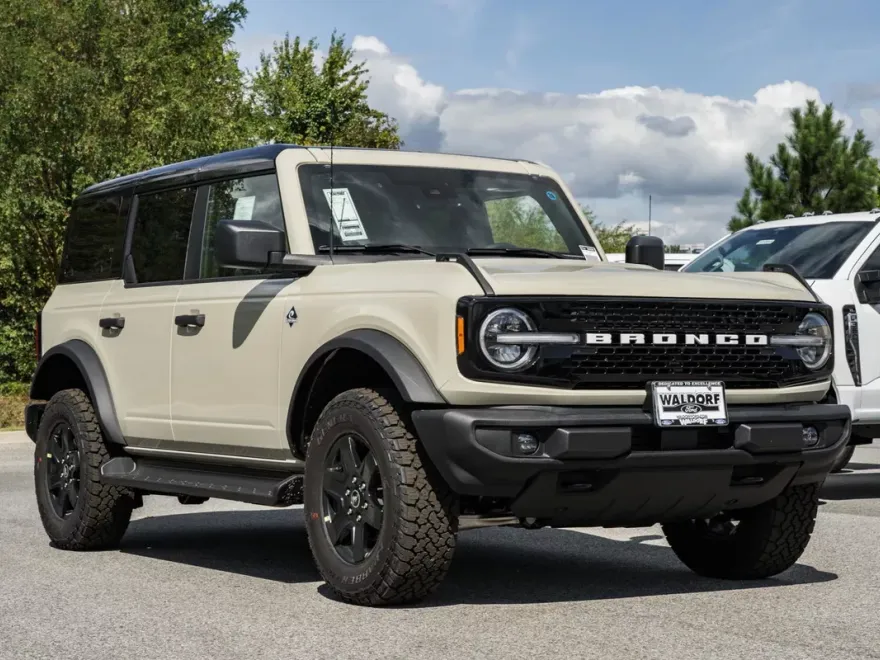 2025 Ford Bronco Outer Banks photo 1