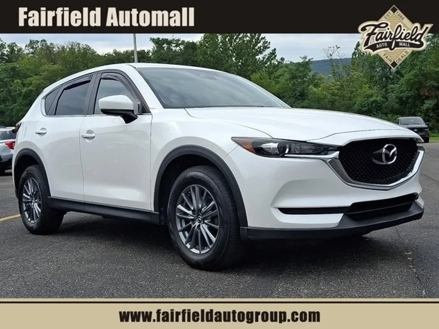2017 Mazda CX-5 Touring photo 1