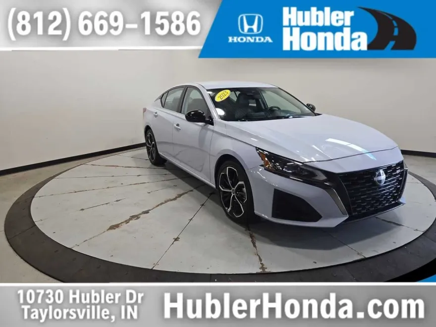 2023 Nissan Altima 2.5 SR photo 1