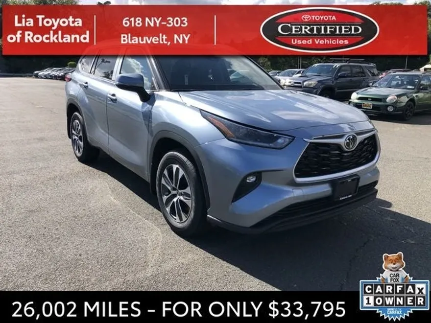 2021 Toyota Highlander XLE photo 1