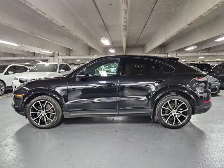 2022 Porsche Cayenne Coupe photo 1