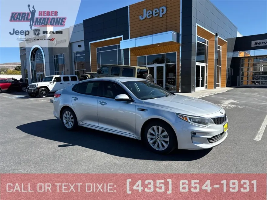 2017 Kia Optima LX photo 1