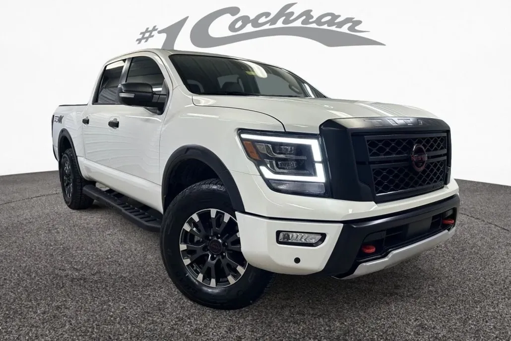 2024 Nissan Titan PRO-4X photo 1