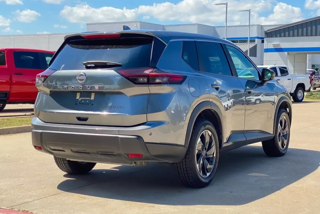 2023 Nissan Rogue SV photo 1