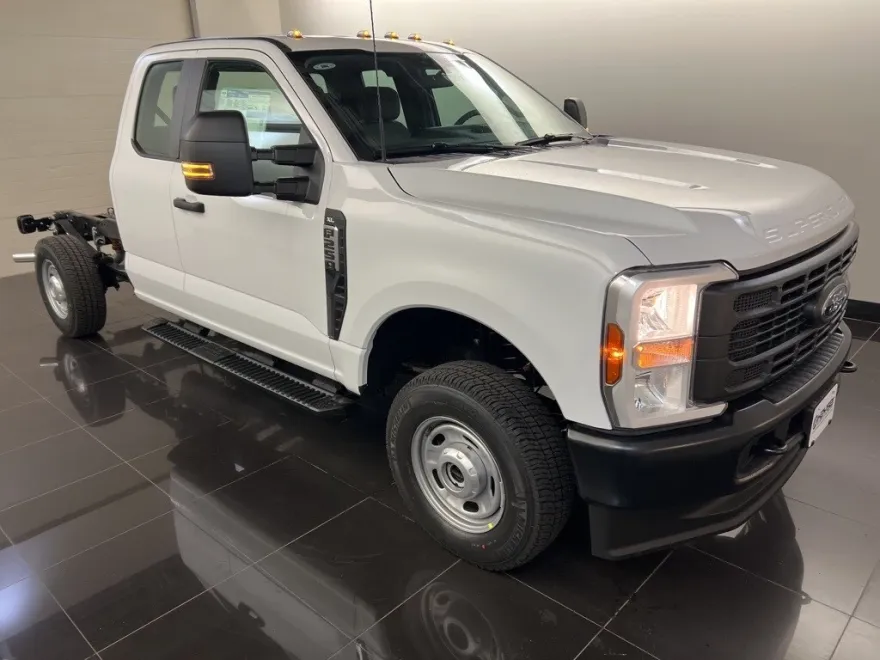2025 Ford F-250 XL photo 1