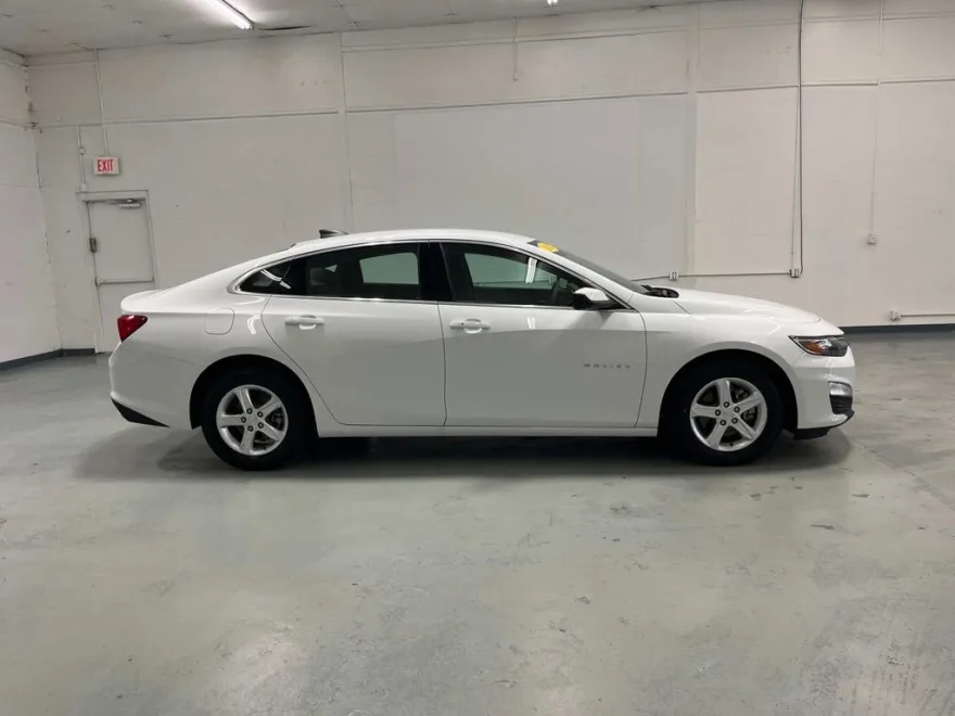 2024 Chevrolet Malibu LS photo 1