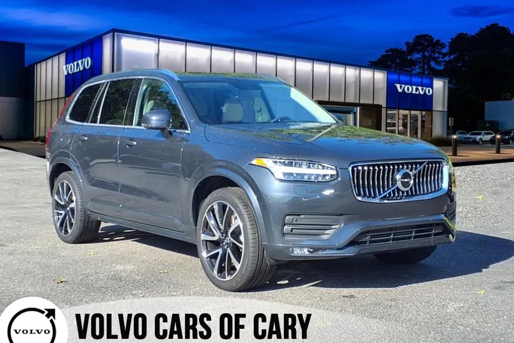 2022 Volvo XC90 T6 AWD Momentum photo 1