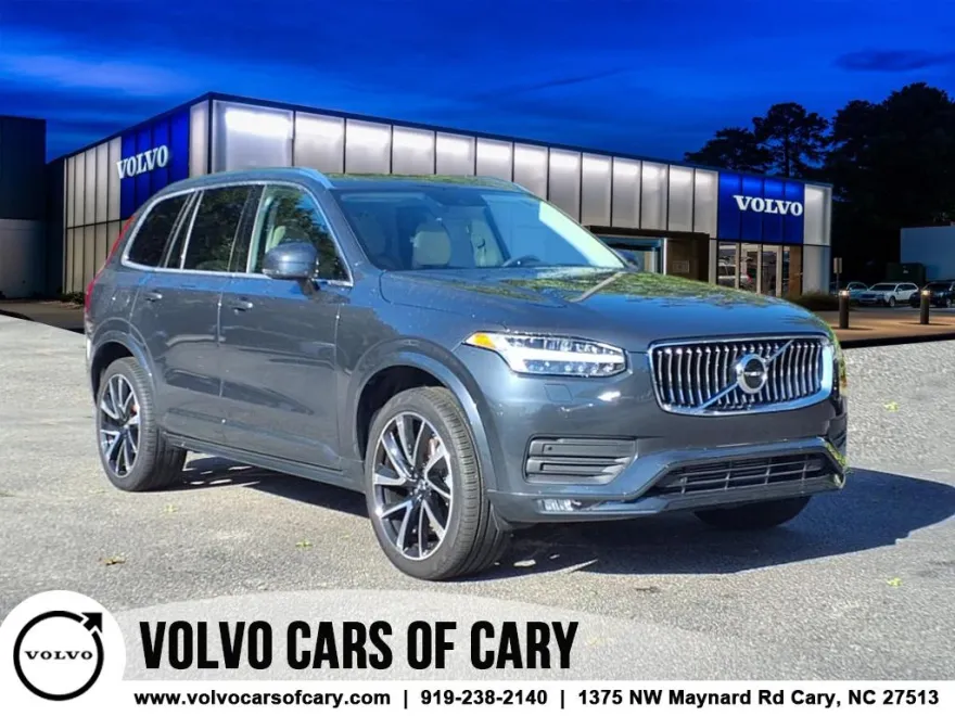 2022 Volvo XC90 T6 AWD Momentum photo 1