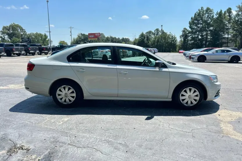 2015 Volkswagen Jetta 2.0 photo 1