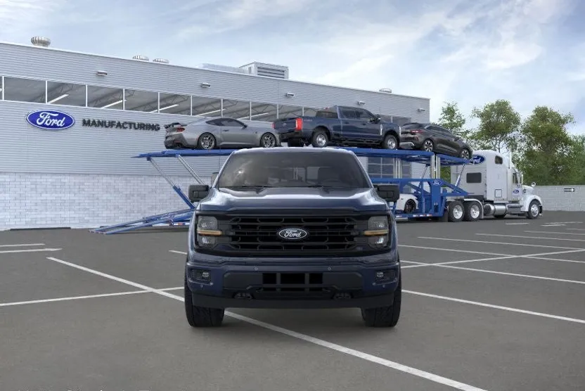 2025 Ford F-150 XLT photo 1