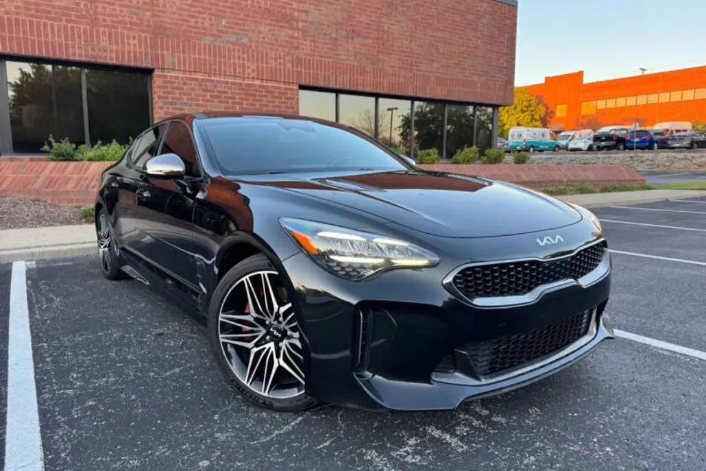 2022 Kia Stinger GT1 photo 1