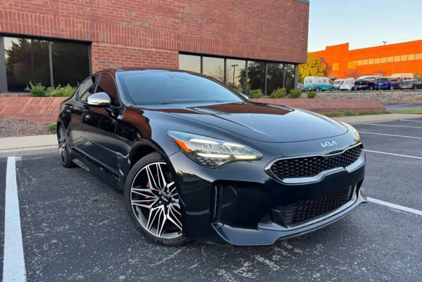 2022 Kia Stinger GT1 photo 1