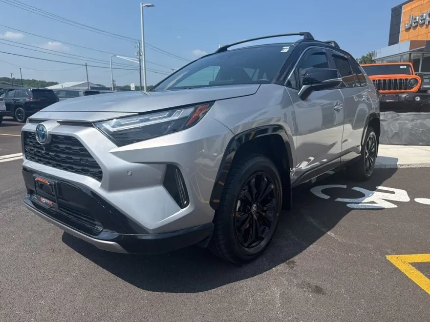 2023 Toyota RAV4 Hybrid XSE photo 1