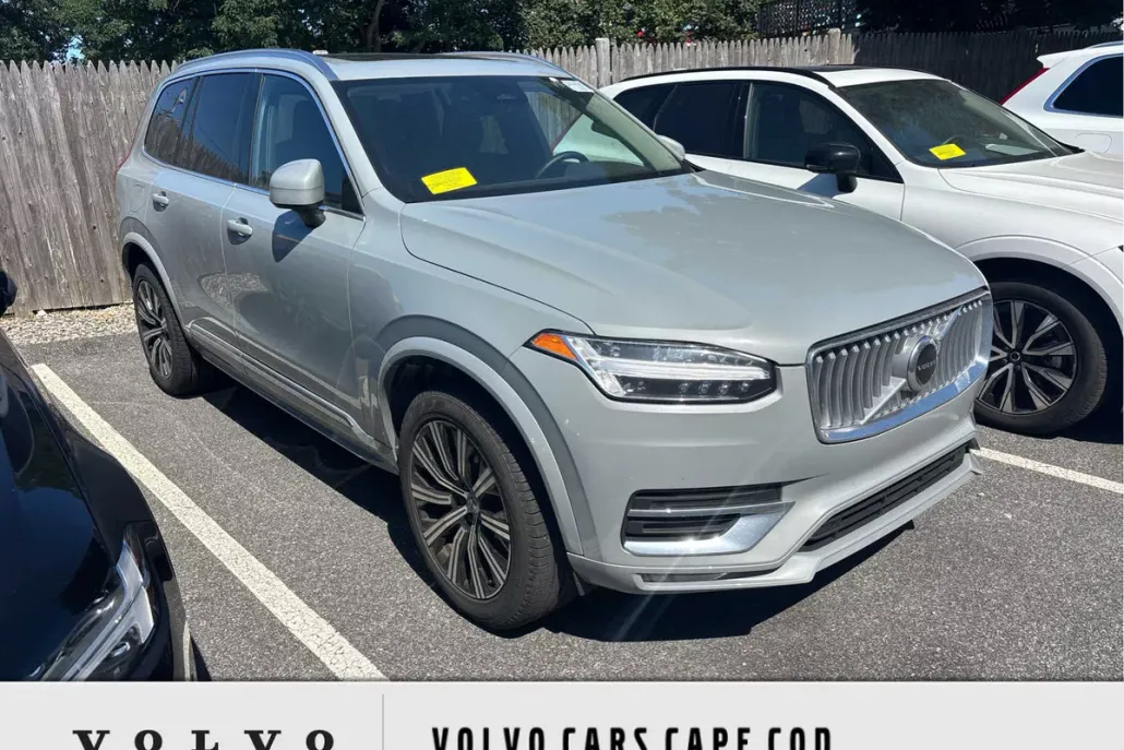 2025 Volvo XC90 B5 Core photo 1